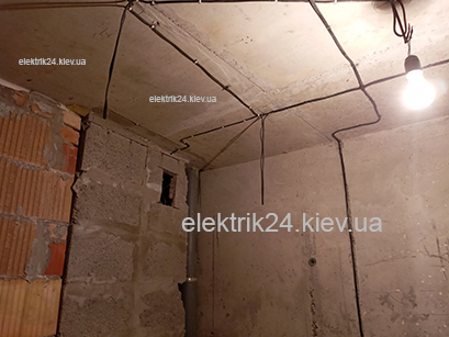 Прокладка электропроводки для светильников в натяжных и подвесных потолках